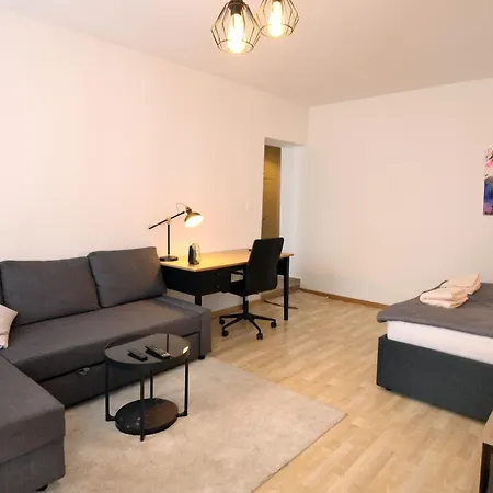 Moderna V Centru Mesta Jakam - Center Modern Jakam Appartement *