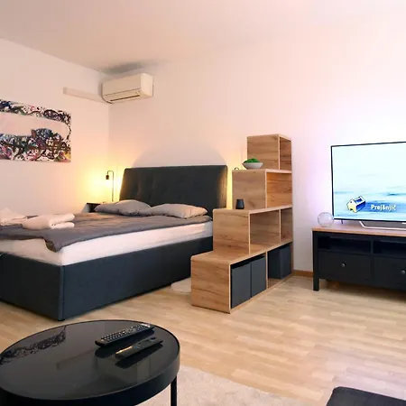 شقة Moderna V Centru Mesta Jakam - Center Modern Jakam *