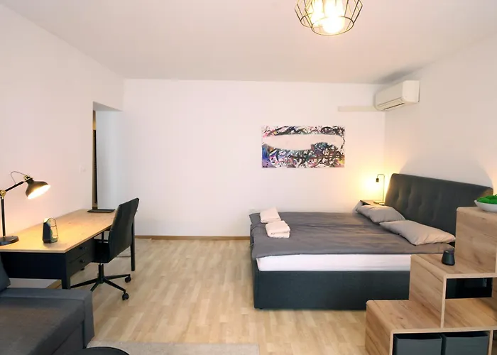 Moderna V Centru Mesta Jakam - Center Modern Jakam アパート コペル